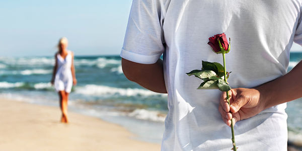 オリジナルTシャツを使って！？　感動のプロポーズアイデア2例