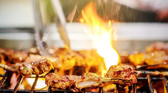 夏といえばBBQ！　スムーズに「火おこし」をする方法