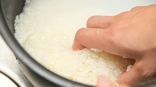 新米をよりおいしく食べるために！　おいしい米の研ぎ方とは？