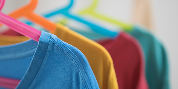 トレンドのスローガンTを参考にオリジナルTシャツを作ろう