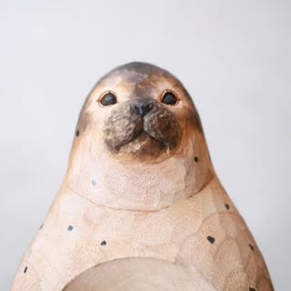 KIYATA 木彫りのアザラシ作品